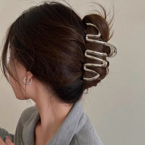 Pearl Wave Claw Clip